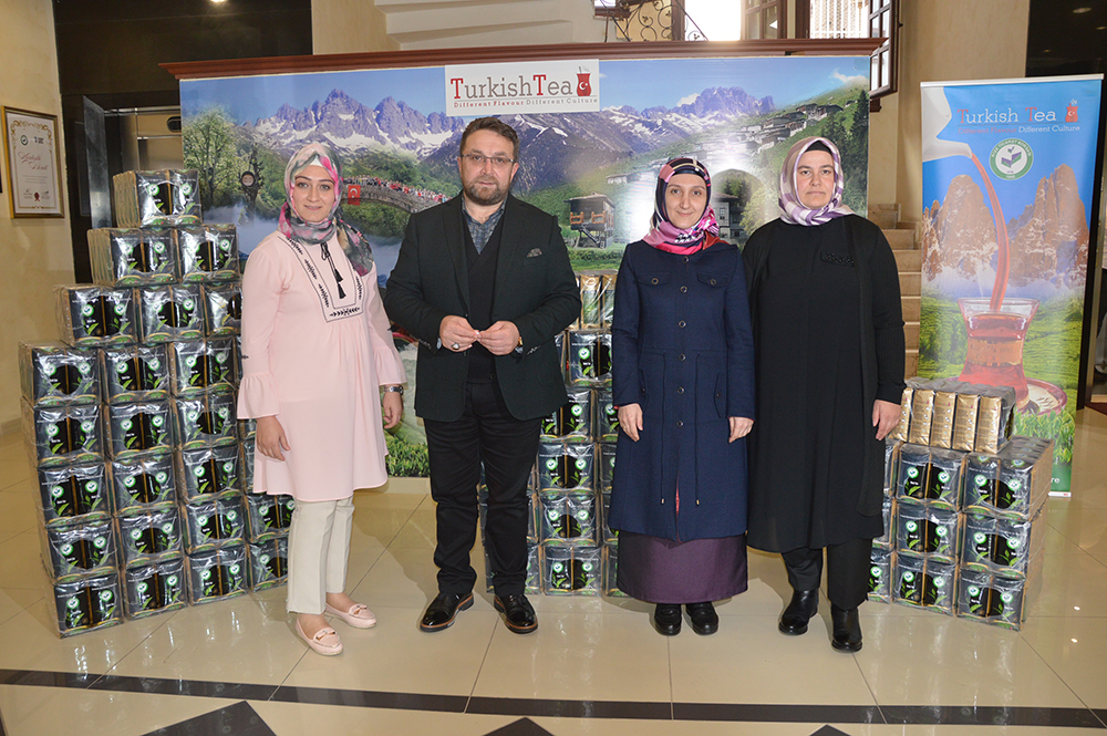 Çay Tadım Yarışması Şampiyonlarının Hediyeleri Verildi